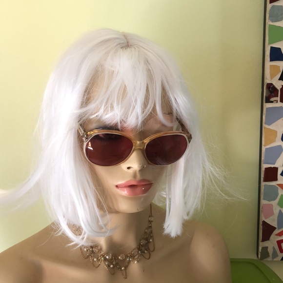 Platinum Blonde Wig - Picture 5 of 6